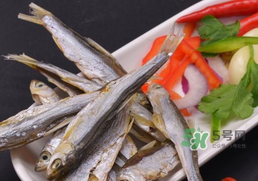 刁子魚是秋刀魚嗎？刁子魚是海魚嗎？