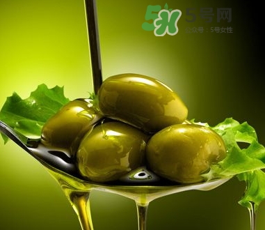 橄欖油豐胸效果怎么樣？橄欖油的豐胸方法