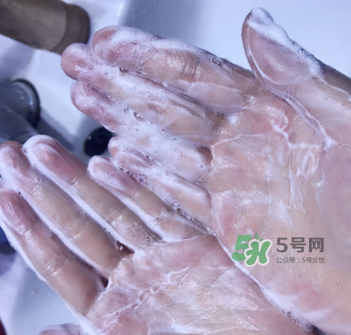 理膚泉潔面啫喱怎么樣？理膚泉潔面啫喱好用嗎？