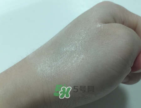 hr黑繃帶對痘痘有用嗎？赫蓮娜黑繃帶面霜使用心得