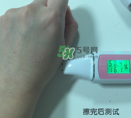 hr黑繃帶對痘痘有用嗎？赫蓮娜黑繃帶面霜使用心得