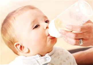母乳和奶粉能混在一起吃嗎？母乳和奶粉混合喂養(yǎng)好嗎？