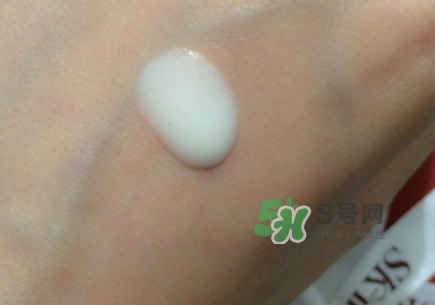 神仙水和小燈泡哪個好？神仙水和小燈泡使用順序
