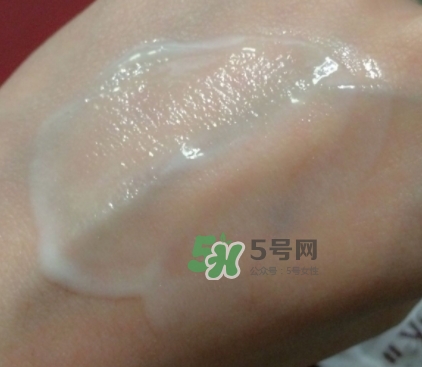 神仙水和小燈泡哪個好？神仙水和小燈泡使用順序