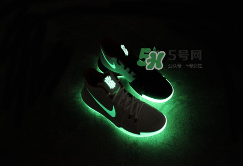 歐文中國(guó)行同款夜光鴛鴦kyrie 3怎么樣？耐克夜光鴛鴦kyrie 3測(cè)評(píng)