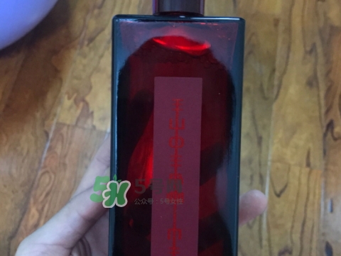 資生堂紅色蜜露是水還是精華？資生堂紅色蜜露是爽膚水嗎