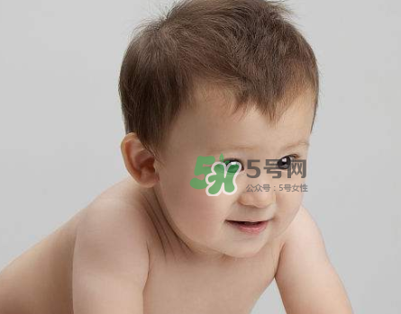 寶寶近視有什么癥狀？寶寶近視有什么表現(xiàn)？
