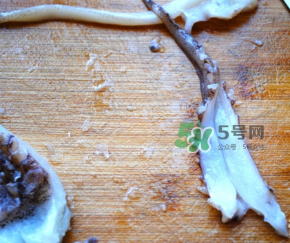 魷魚頭怎么切？魷魚怎么切花刀