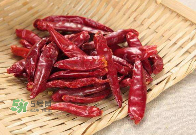 干辣椒怎么炸又香又脆？干辣椒怎么做辣椒油？