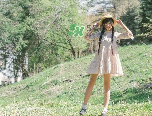 14歲女生胸部變大是正常的嗎？14歲女生的胸多大正常？