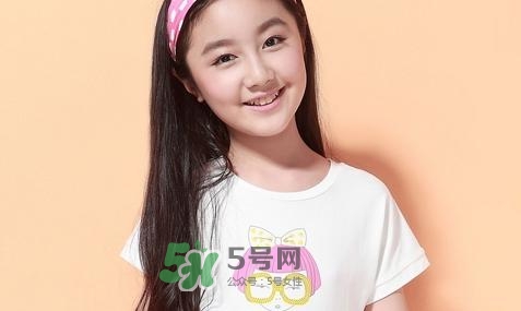 14歲女生胸部變大是正常的嗎？14歲女生的胸多大正常？