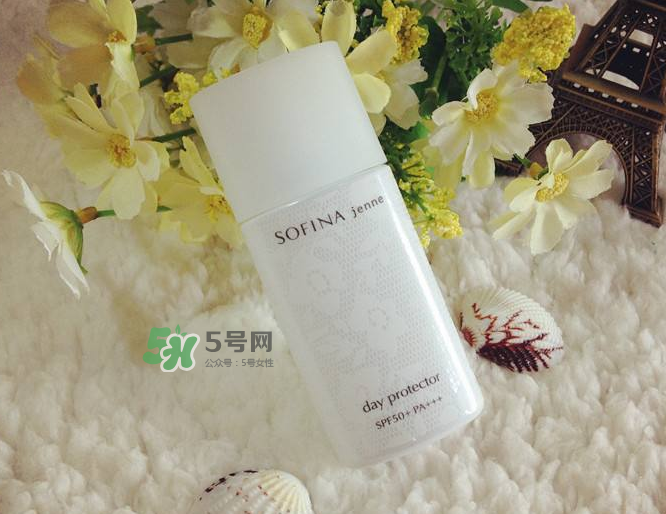 蘇菲娜白蕾絲防水嗎？蘇菲娜白蕾絲悶痘嗎？