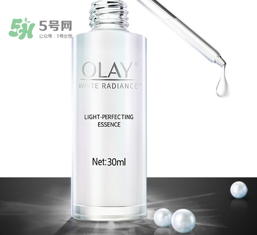 olay玉蘭油小白瓶小綠瓶哪個好？olay小白瓶小綠瓶區(qū)別