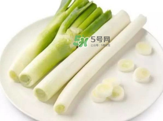 大蔥怎么切不辣眼睛？大蔥怎么做好吃