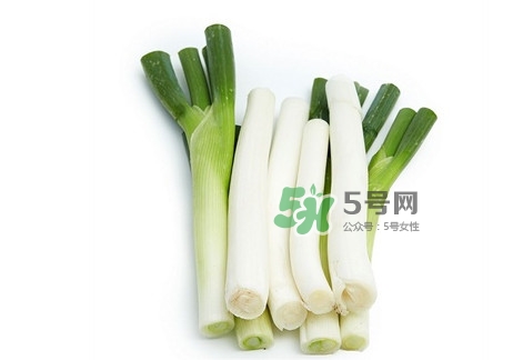 大蔥有青蟲怎么去除？大蔥有白斑是什么原因