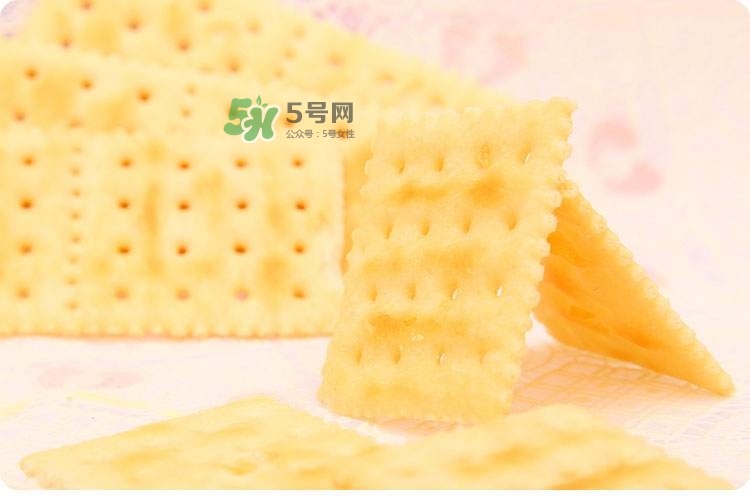 孕婦能吃蘇打餅干嗎？孕婦吃蘇打餅干好嗎？
