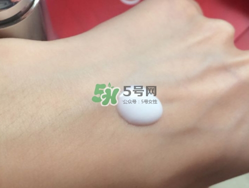 olay小白瓶會長毛嗎？olay小白瓶長黑毛是怎么回事？