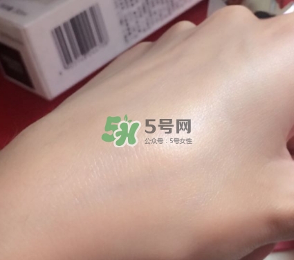 olay小白瓶會長毛嗎？olay小白瓶長黑毛是怎么回事？