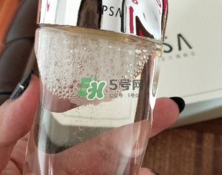 ipsa流金水是玻璃瓶嗎？流金水是塑料的嗎