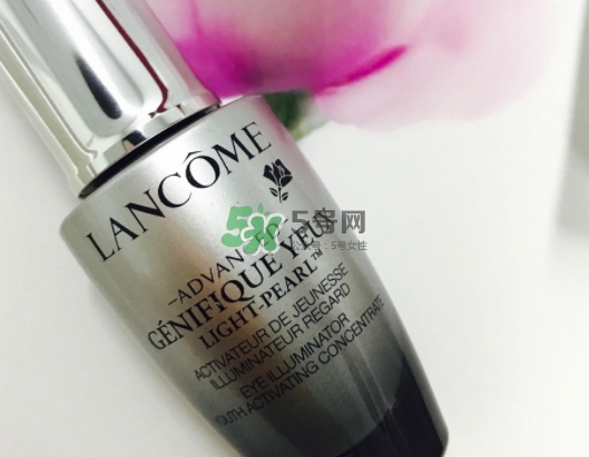 蘭蔻小灰瓶怎么用？蘭蔻小灰瓶眼部精華使用方法