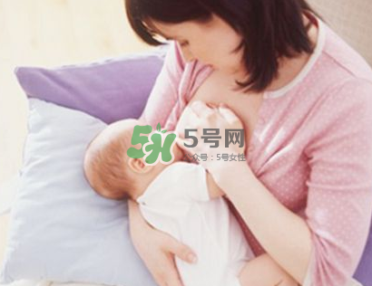 母乳喂養(yǎng)會乳糖不耐受嗎？母乳喂養(yǎng)會過度喂養(yǎng)嗎？