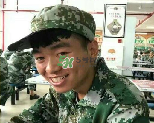 神似王寶強大一新生是誰？神似王寶強大一新生叫什么名字？