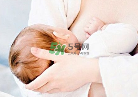 母乳喂養(yǎng)會積食嗎？純母乳喂養(yǎng)的寶寶會積食嗎？