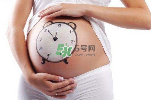 臍帶繞頸是什么原因造成的？臍帶繞頸是多休息還是多運(yùn)動？