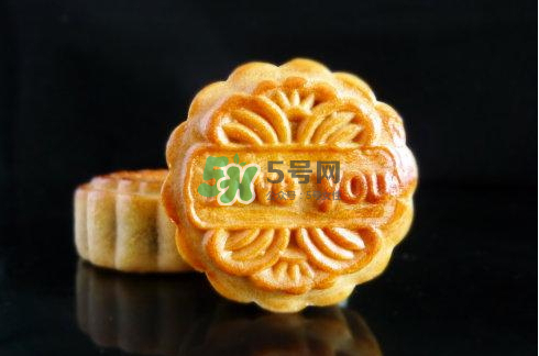 烤箱烤月餅多長時(shí)間溫度？烤月餅的溫度和時(shí)間 