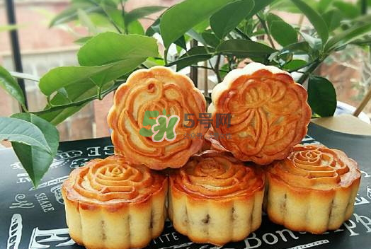 五仁月餅里的紅綠絲是什么？五仁月餅里面有什么？