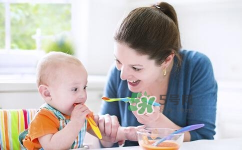 一歲后的寶寶如何喂養(yǎng)？寶寶喝牛奶好嗎？
