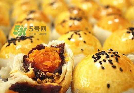 蛋黃酥為什么會(huì)爆開？蛋黃酥爆餡是什么原因？