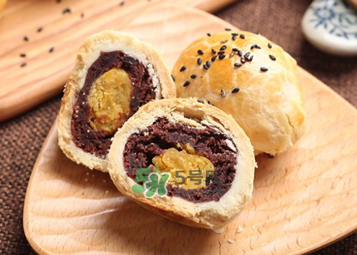 蛋黃酥為什么會(huì)爆開？蛋黃酥爆餡是什么原因？