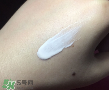 自然堂粉紅素顏霜怎么用？自然堂粉紅素顏霜使用心得