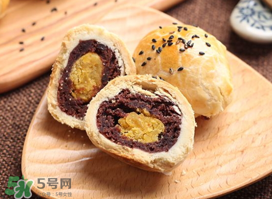 ?蛋黃酥可以不用豬油嗎？蛋黃酥用什么油好？