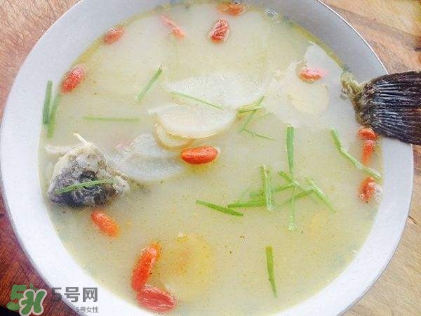 鯽魚湯怎么去腥味？鯽魚湯熬多長(zhǎng)時(shí)間最好？