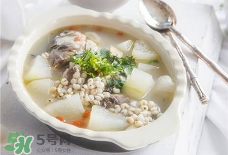 產(chǎn)婦鯽魚湯什么時候喝？產(chǎn)婦鯽魚湯放調(diào)料嗎？