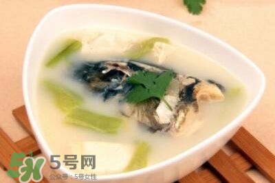 產(chǎn)婦鯽魚湯什么時候喝？產(chǎn)婦鯽魚湯放調(diào)料嗎？