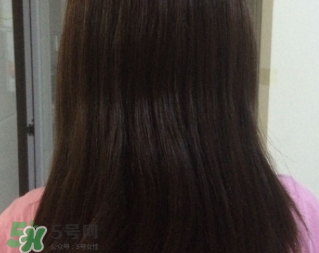 護(hù)發(fā)精油什么時(shí)候用最好？護(hù)發(fā)精油什么時(shí)候涂頭發(fā)