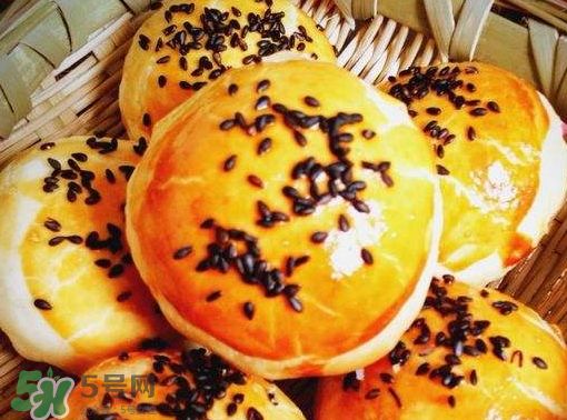 蛋黃酥用什么面粉？蛋黃酥能用低筋面粉嗎？