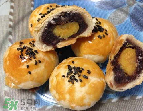 蛋黃酥用什么面粉？蛋黃酥能用低筋面粉嗎？