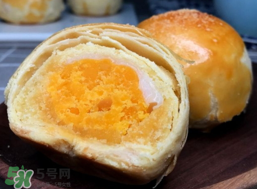 蛋黃酥可以用黃油嗎？蛋黃酥用豬油還是黃油？