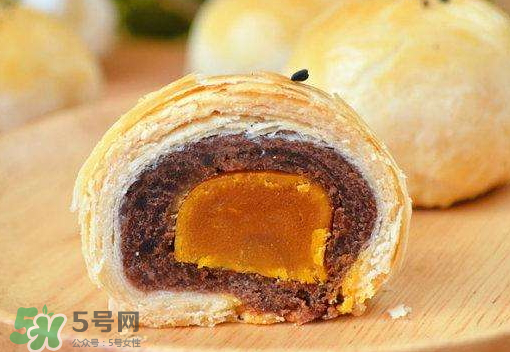 蛋黃酥可以用黃油嗎？蛋黃酥用豬油還是黃油？