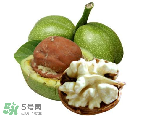 鮮核桃和干核桃哪個更有營養(yǎng)？鮮核桃和干核桃哪個營養(yǎng)價值高？