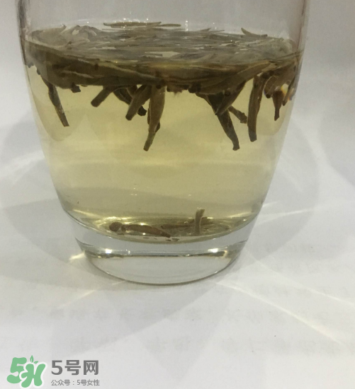 白毫銀針的產(chǎn)地在哪個?。堪缀零y針是哪里產(chǎn)的？