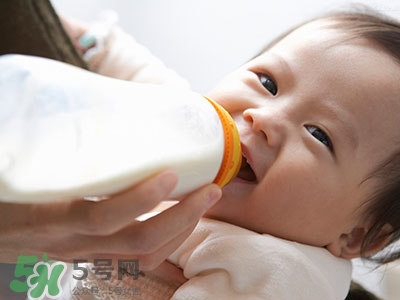 寶寶經(jīng)常換奶粉好嗎？經(jīng)常換奶粉對(duì)寶寶有什么影響？