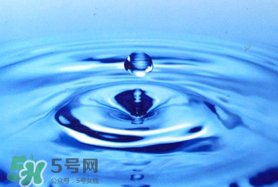 國(guó)家飲用水標(biāo)準(zhǔn)是什么？飲用水和礦泉水的區(qū)別