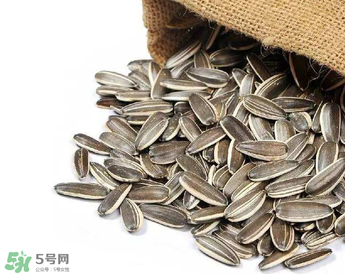 葵花籽是發(fā)物嗎？葵花籽致癌嗎？