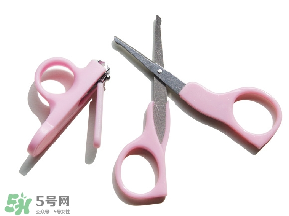 未滿月的寶寶可以剪指甲嗎？寶寶多久剪一次指甲？