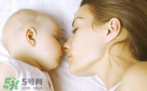 母乳到什么時候就沒營養(yǎng)了？母乳什么時候斷最好？